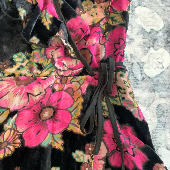 Band of Gypsies Black Floral Ruffle Dress Size XS - Picture 2 of 6
